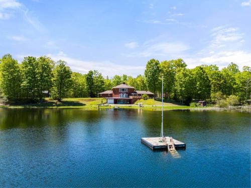 Bancroft Casa | Kings Wee Castle 6BR Serene Luxury Family Retreat