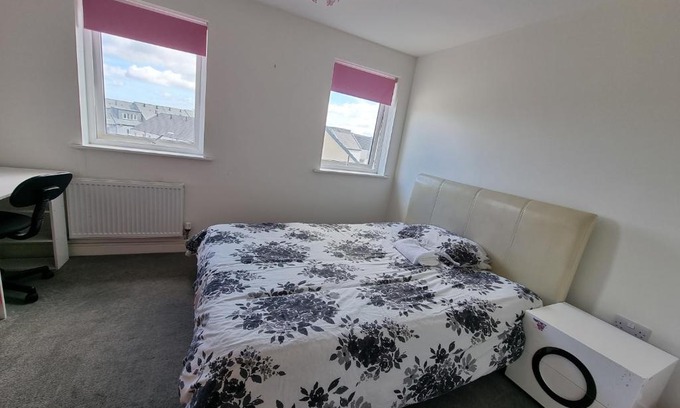 Camborne Casa | Kingsize Room Close To The A30 Camborne