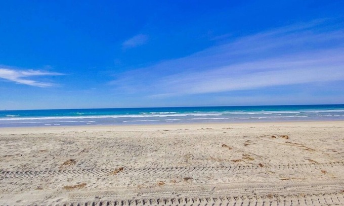 Mission Beach Casa | Kingston Court Cottage 726