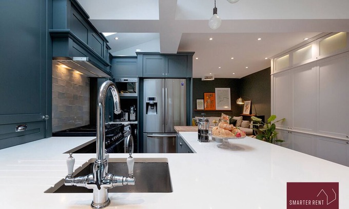Canbury Casa | Kingston on Thames, 3 Bedroom House w/ Garden