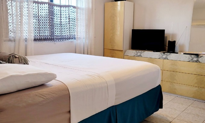 Constant Spring Apartamento | Kingston Overlook Retreat that leaves the city hustle & bustle behind in minutes