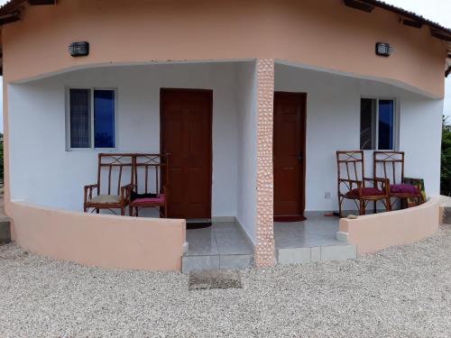 Sanyang Cama Y Desayuno | Kinkiliba Beach Lodge