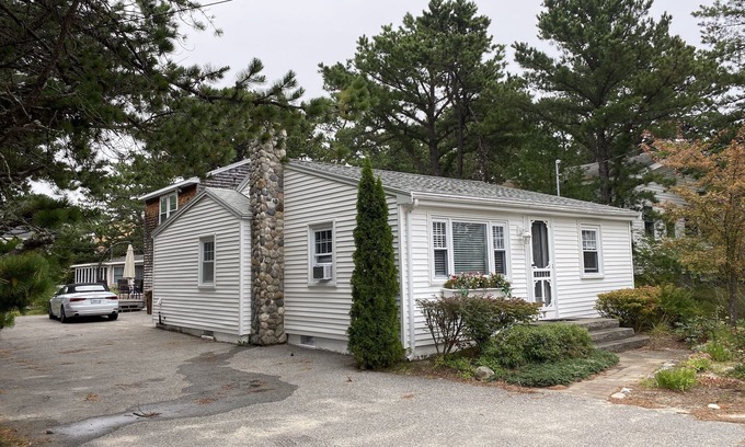 Southern Coast Casa | Kinney Shores home just steps to beautiful 7 miles of sandy beach on Saco Bay