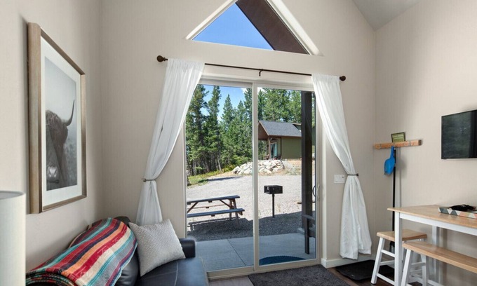 Columbia Falls Cabina | Kintla at 406 Glacier Cabins