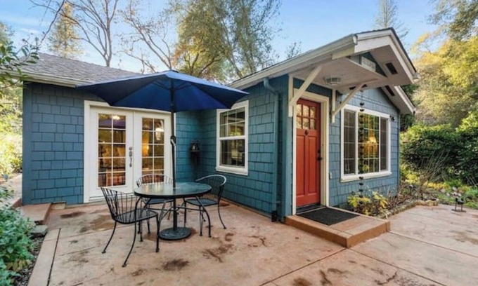 Angels Camp Cabaña | Kismet Cottage Murphys; creek side tranquility!