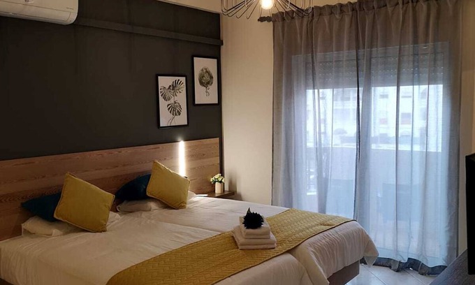 Areias de Sao Joao Hotel | Kiss Apartamentos