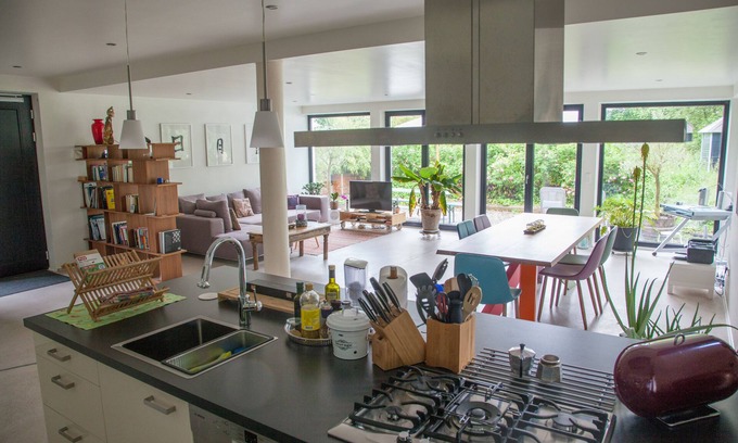 Holzhausen Apartamento | Cocina con estufa de gas, área de barbacoa propia con un pequeño jardín, camas extra grandes
