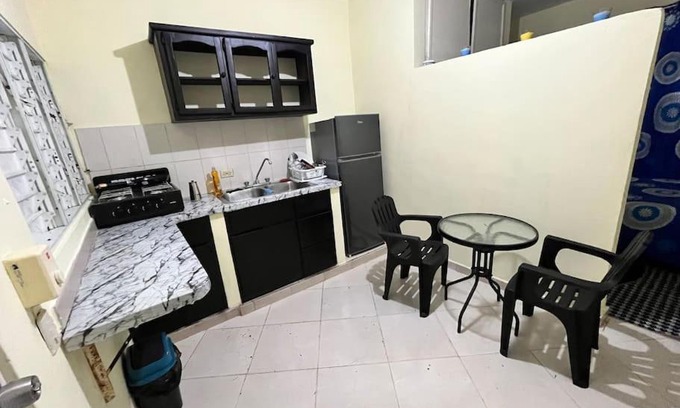 Los Charamicos Apartamento | Kitchenette 5 min From beach!