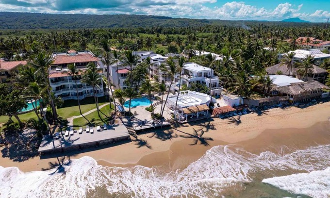 Cabarete Apartamento | Kite Beach Oceanfront Two Bedroom Patio and Garden