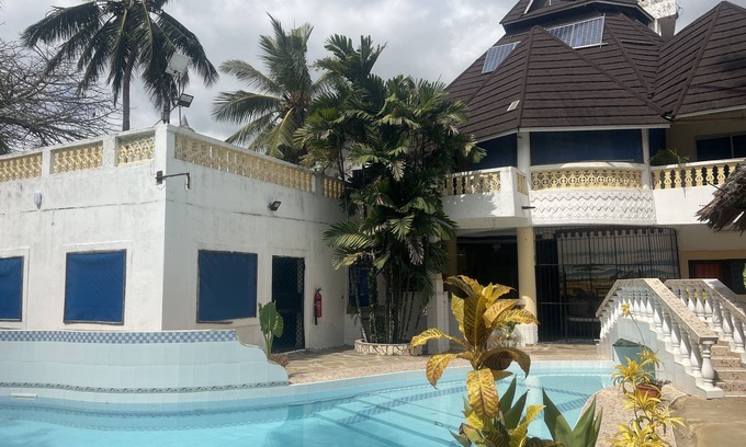 Galu Beach Villa | KIVULI VILLAS