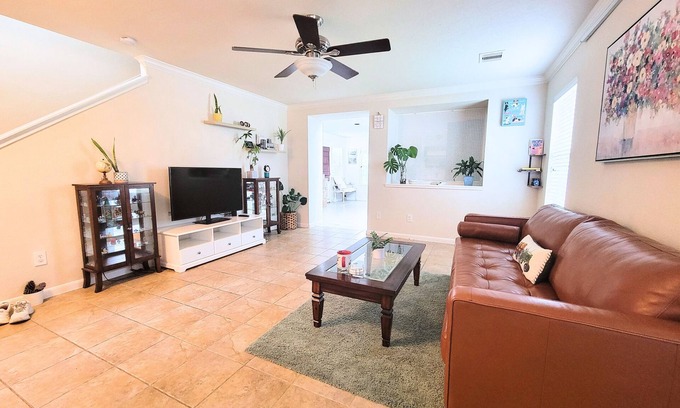Southeast Houston Casa | KIWI House near Med Center/NRG
