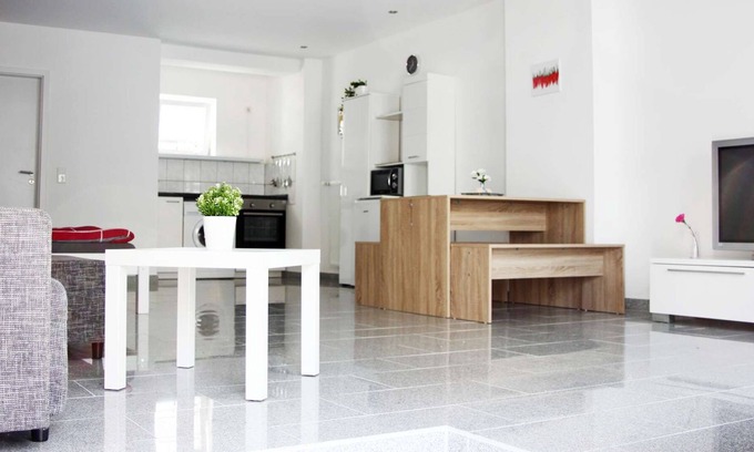 Kleve Apartamento | KL01 comfortable workers apartment with WiFi