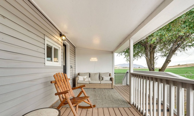 Klamath Falls Casa | Klamath Falls Home on 189 Acres: Fire Pit & Grill!