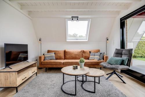 Zwiggelte Casa | Klapekster I Chique Chalet met Mooi Interieur