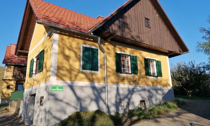 Glanz an der Weinstrasse Apartamento | Klein Poschgan