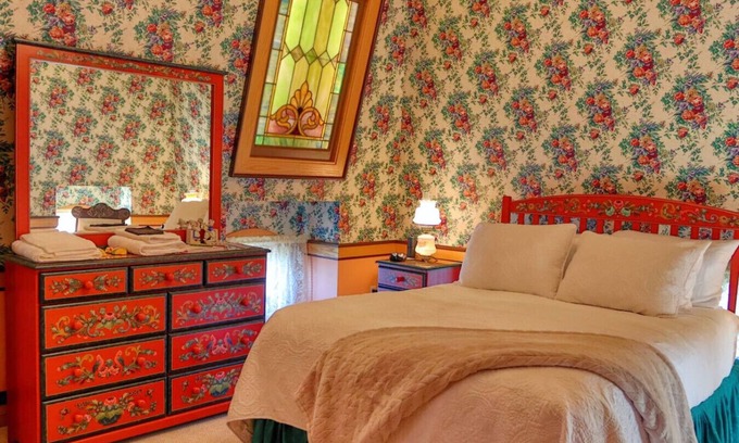 Pella Cama Y Desayuno | Klompen Suite at Pella Mansion