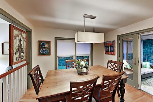 Boothbay Casa | Knickerbocker Lake Retreat
