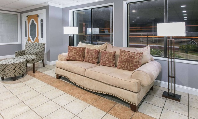 Longview Hotel | Knights Inn Longview