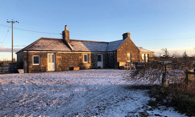 Pittenweem Cabaña | KNIGHTSWARD FARM, pet friendly, with open fire in Anstruther