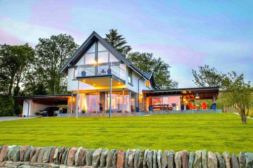 Cove Casa | Knockderry Lodge -Private Luxury pet-friendly accommodation in Scotland with hot tub