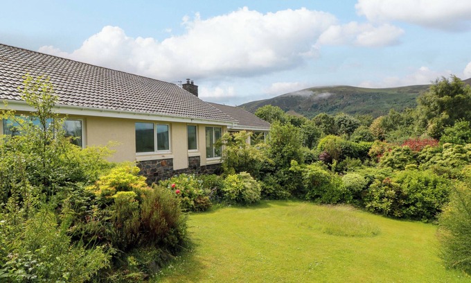 Bankend Cabaña | KNOCKENDOCH, pet friendly, character holiday cottage in New Abbey