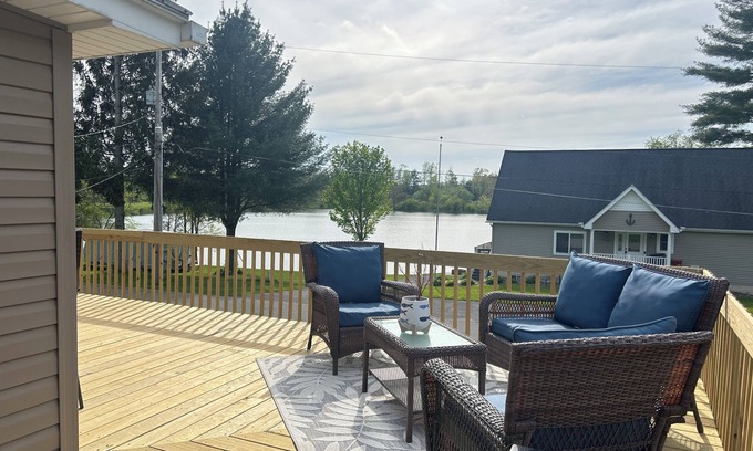 Cambridge Springs Casa | KnotRLake a cozy get-a-way with a lake view!