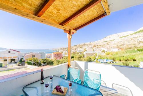 Metajna Apartamento | Kob Orog good location with sea views and modern decor
