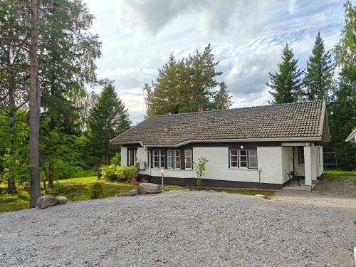 Raahe Casa | Kodikas talo lammen rannalla