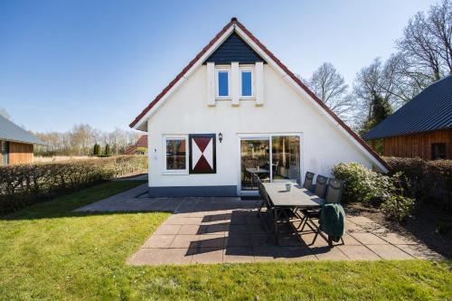 Zwiggelte Casa | Koekoek I Modern Huis met Privé Tuin