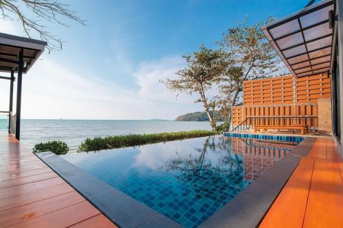 Siray Villa | Koh Sirey Beachfront Pool Villa - 2 Bedrooms House