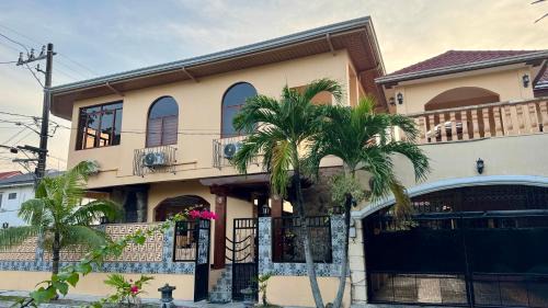 Santa Rosa Casa | Koi Empire Bed and Breakfast