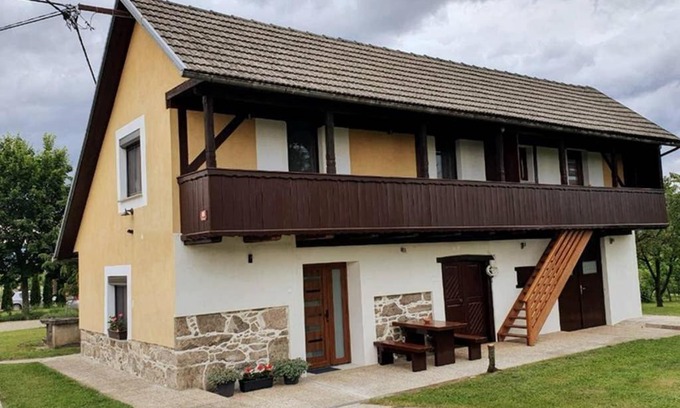 Crnomelj Apartamento | Kolpa reka "Merina hiša", bazen, savna