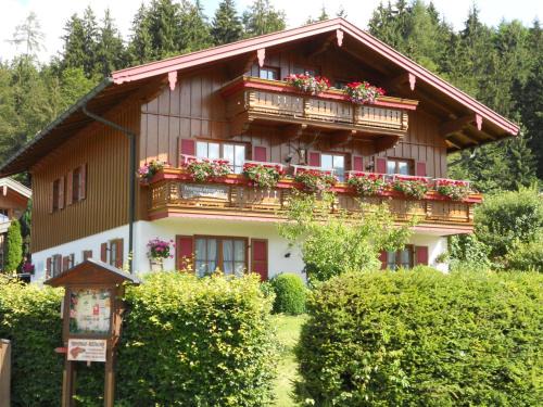 Blindau Apartamento | Komfortable Ferienwohnung Mit Herrlichem Bergblick
