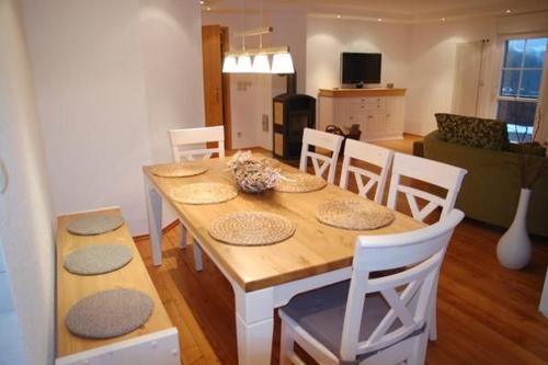Kurort Brotterode Apartamento | Komfortable Ferienwohnung In Brotterode Mit Großem Balkon