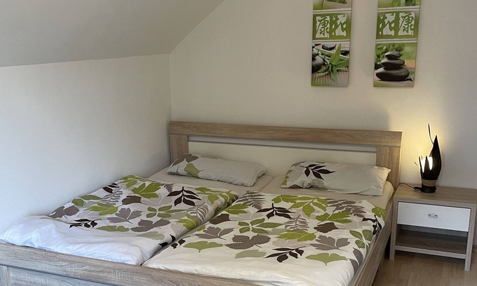 Sudstadt Apartamento | Komfortable und Helle Wohnung mit Balkon in der Nähe von Stadt