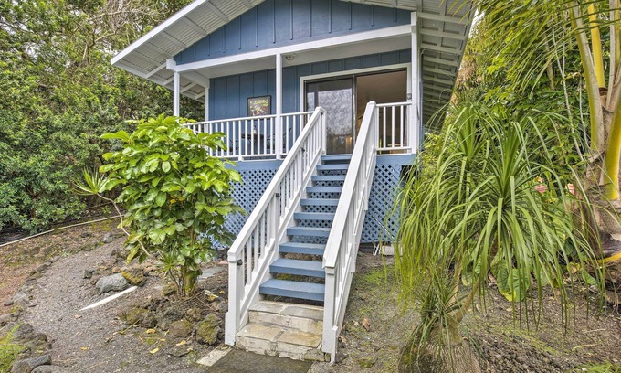 Honalo Apartamento | Kona Cottage w / Lanai y vistas al mar en Coffee Farm!