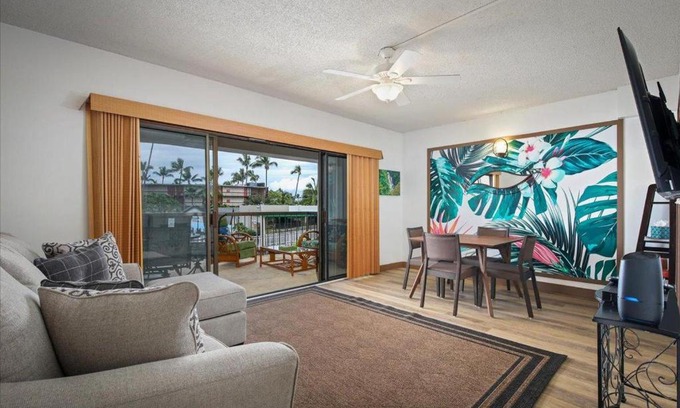 Historic Kailua Village Casa | Kona Plaza 210