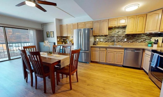 Historic Kailua Village Casa | Kona Plaza 212