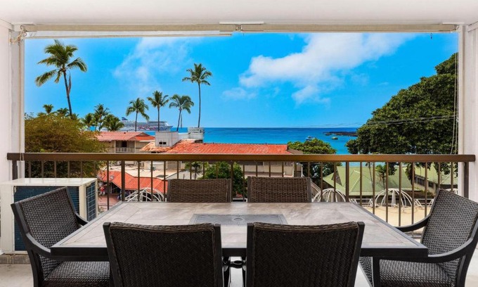 Historic Kailua Village Casa | Kona Plaza#302