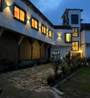 Golaghat Hotel | Konwar Inn & Suites