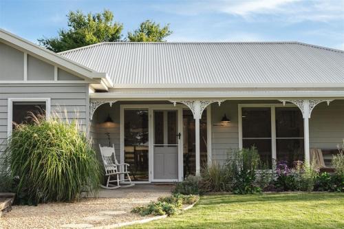 Yahl Casa | Kookaburra Cottage - 10 minutes from Mount Gambier CBD
