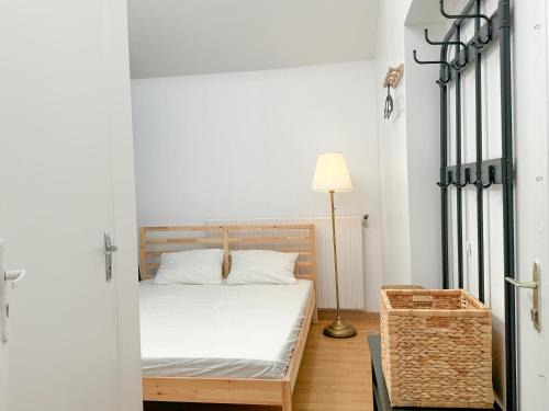 Bagnolet Hostal | Korean Style Minbak C'est la Vie PARIS