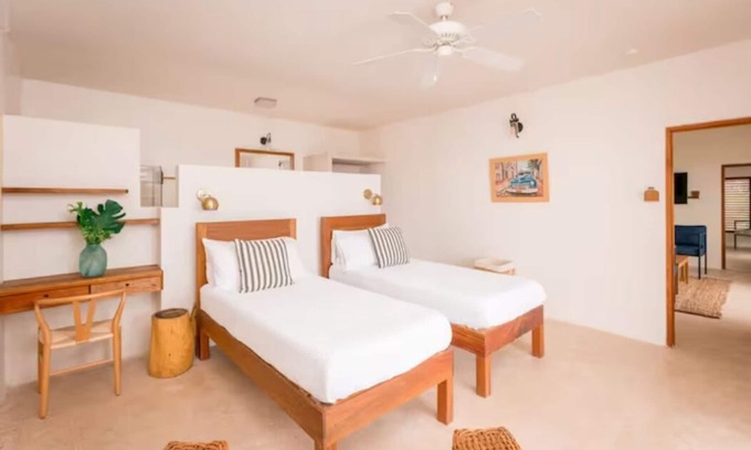 Treasure Beach Apartamento | Suite Kotch de dos dormitorios frente al mar con piscina