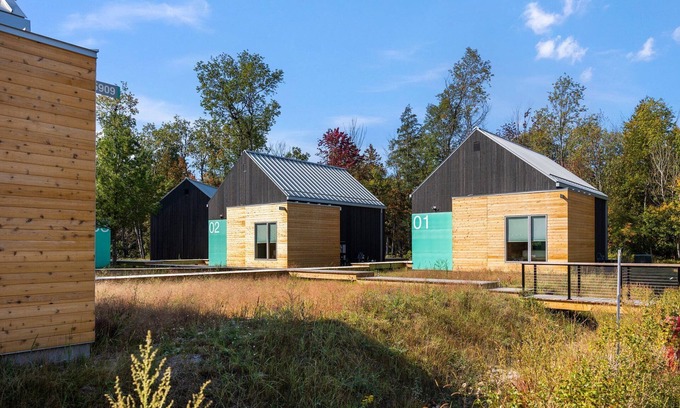 Acme Cabina | KOTI 1 (Two Bedroom) Traverse City's Scandinavian Cabins, vacation home on TART & mins to Traverse C