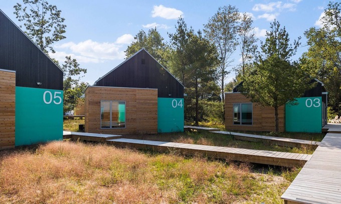 Acme Casa | KOTI 4 (Two Bedroom) Traverse City's Scandinavian Cabins, vacation home on TART & mins to Traverse C