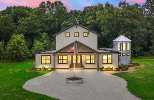 Tefft Casa | Kouts Home High-End Retreat in Secluded Setting