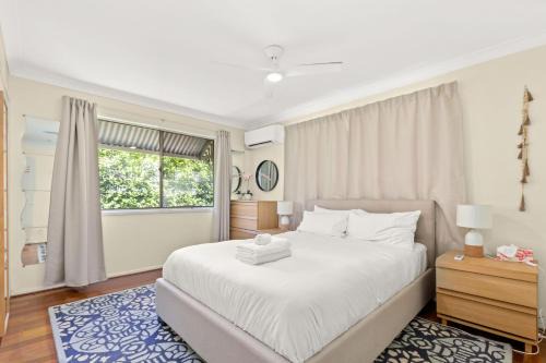 Albion Apartamento | KOZYGURU ALBION CHARMING HOUSE WITH 3 BEDROOM PARKING -QAL035