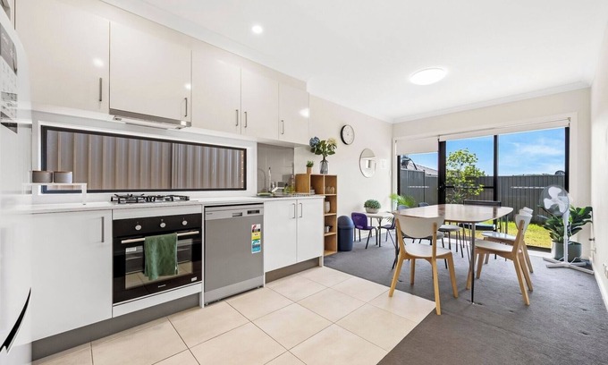 Austral Casa | KozyGuru | Austral | Charming 4Bedroom Family Home