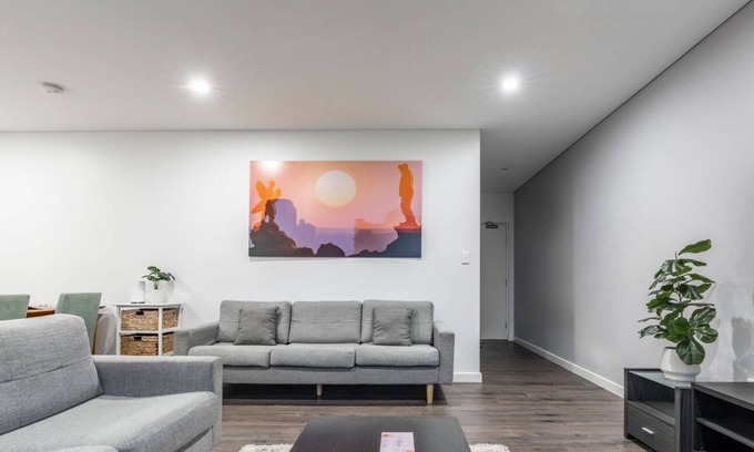 Homebush West Apartamento | KozyGuru | Homebush West | 3 Bedroom Apt+Parking