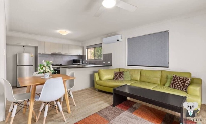 Mount Gravatt East Casa | KozyGuru | Mt Gravatt East | 3 Bed Home